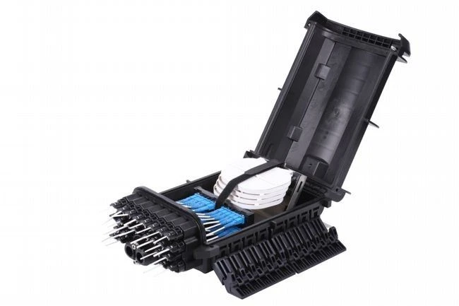 Pole mounting fiber distribution box
